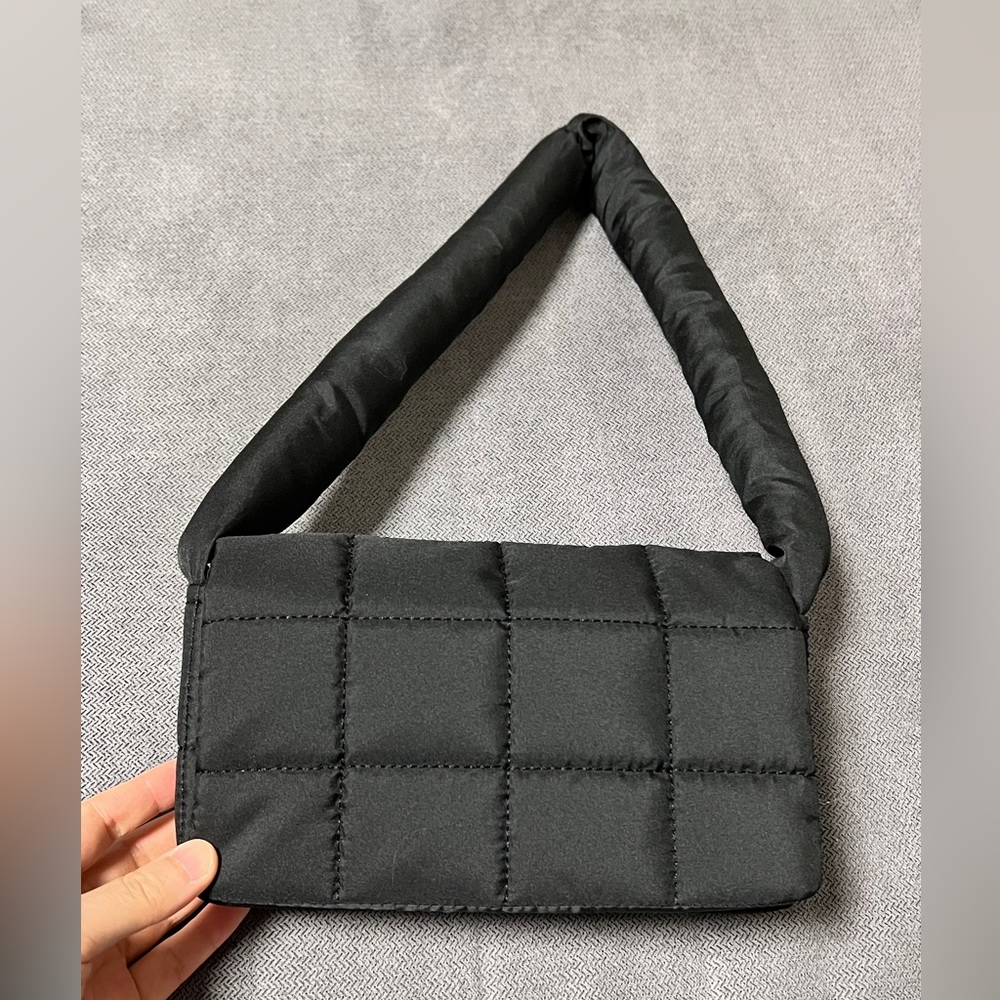 H&M black puffer nylon shoulder bag tried on only
